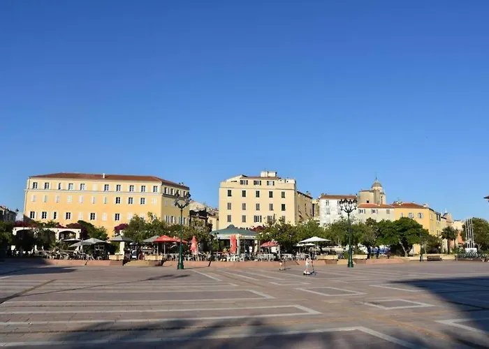 Apartament Superbe En Plein Coeur D'ajaccio *